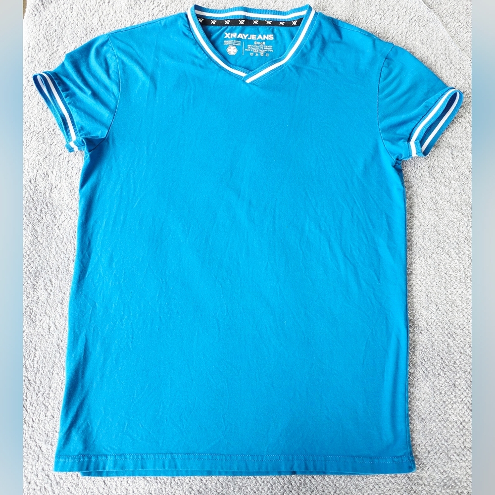 X-Ray Jeans Blue V-Neck T-Shirt. Pre-used